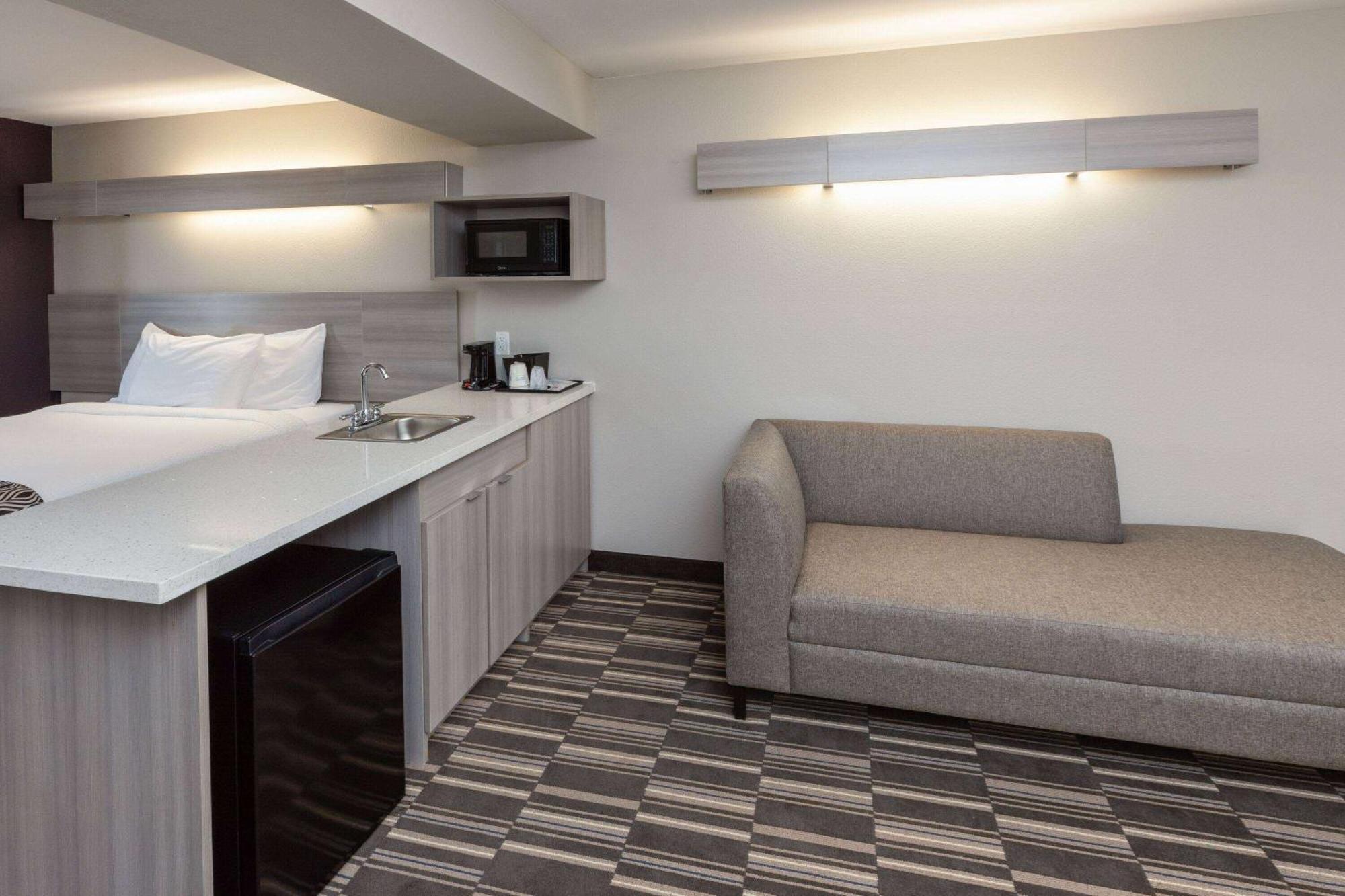 Microtel Inn & Suites By Wyndham Bossier City Exteriör bild