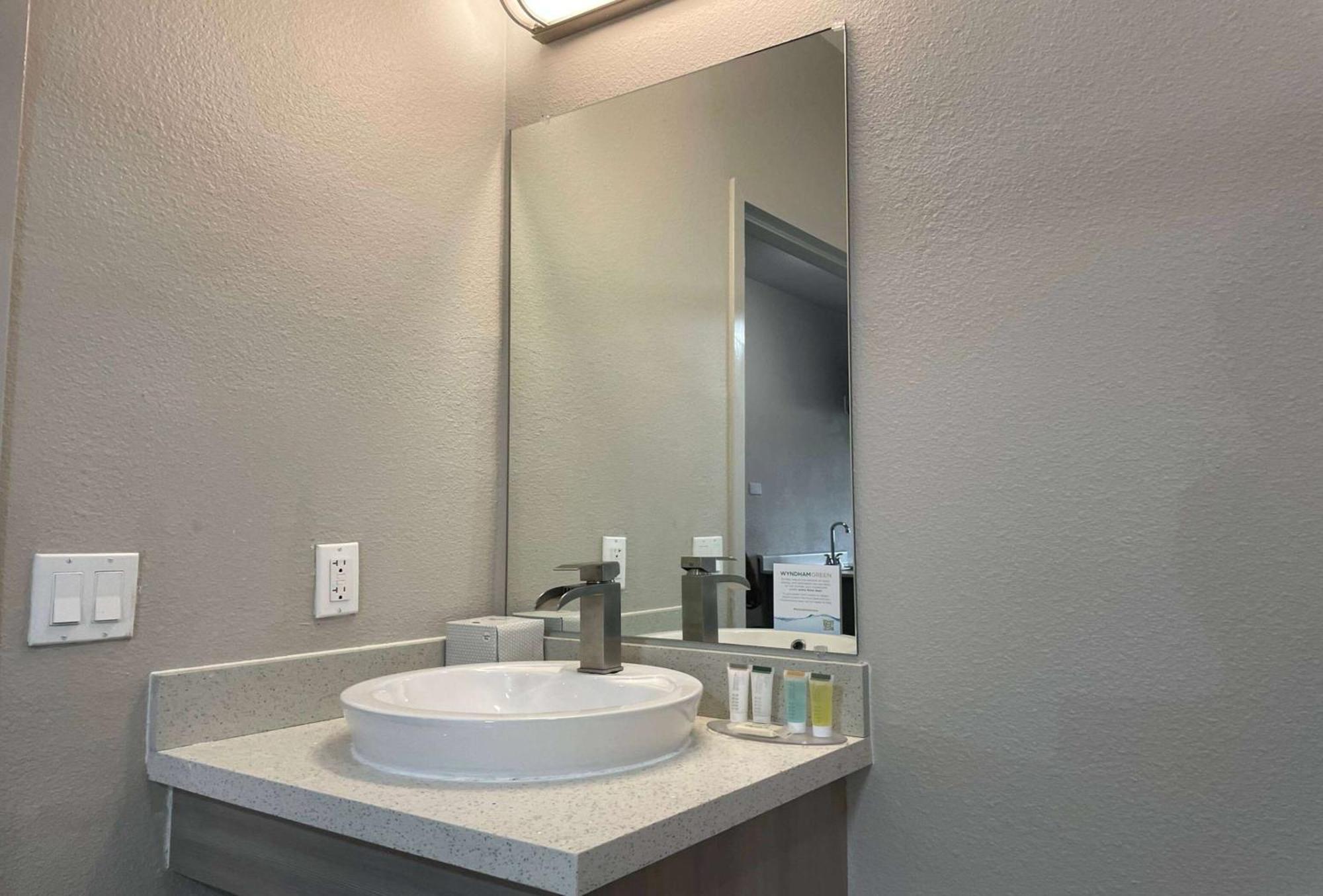 Microtel Inn & Suites By Wyndham Bossier City Exteriör bild
